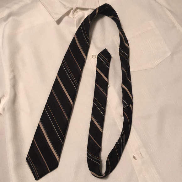 Men’s classy black tie with stripe pattern. - Picture 5 of 5